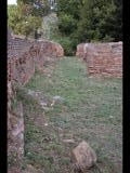 02210 ostia - regio ii - regio ii - insula viii - caseggiato (ii,viii,9) - korridor an der westseite - bli ri norden - 09-2022.jpg